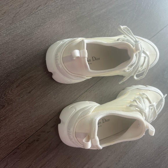 Dior D CONNECT SNEAKERS
White Technical Fabric size: 37.5 - Picture 4 of 7